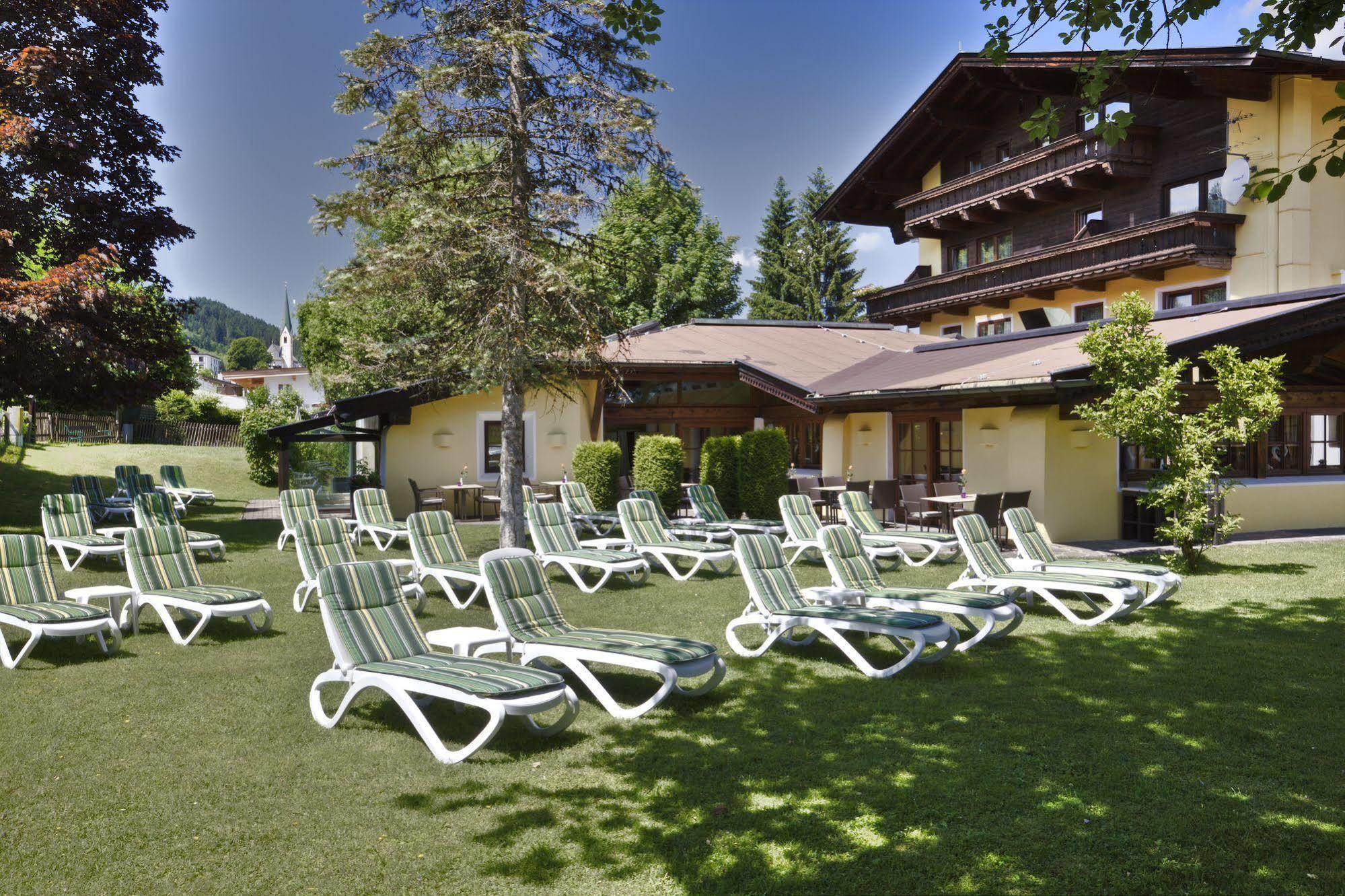 Alpenresidenz Adler Hotel เคิร์ชแบร์ก อิน ทิโรล ภายนอก รูปภาพ